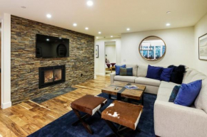 Little Nell Condominiums Unit 7, Sleek Downtown Condo with Private Deck, Designer Upgrades